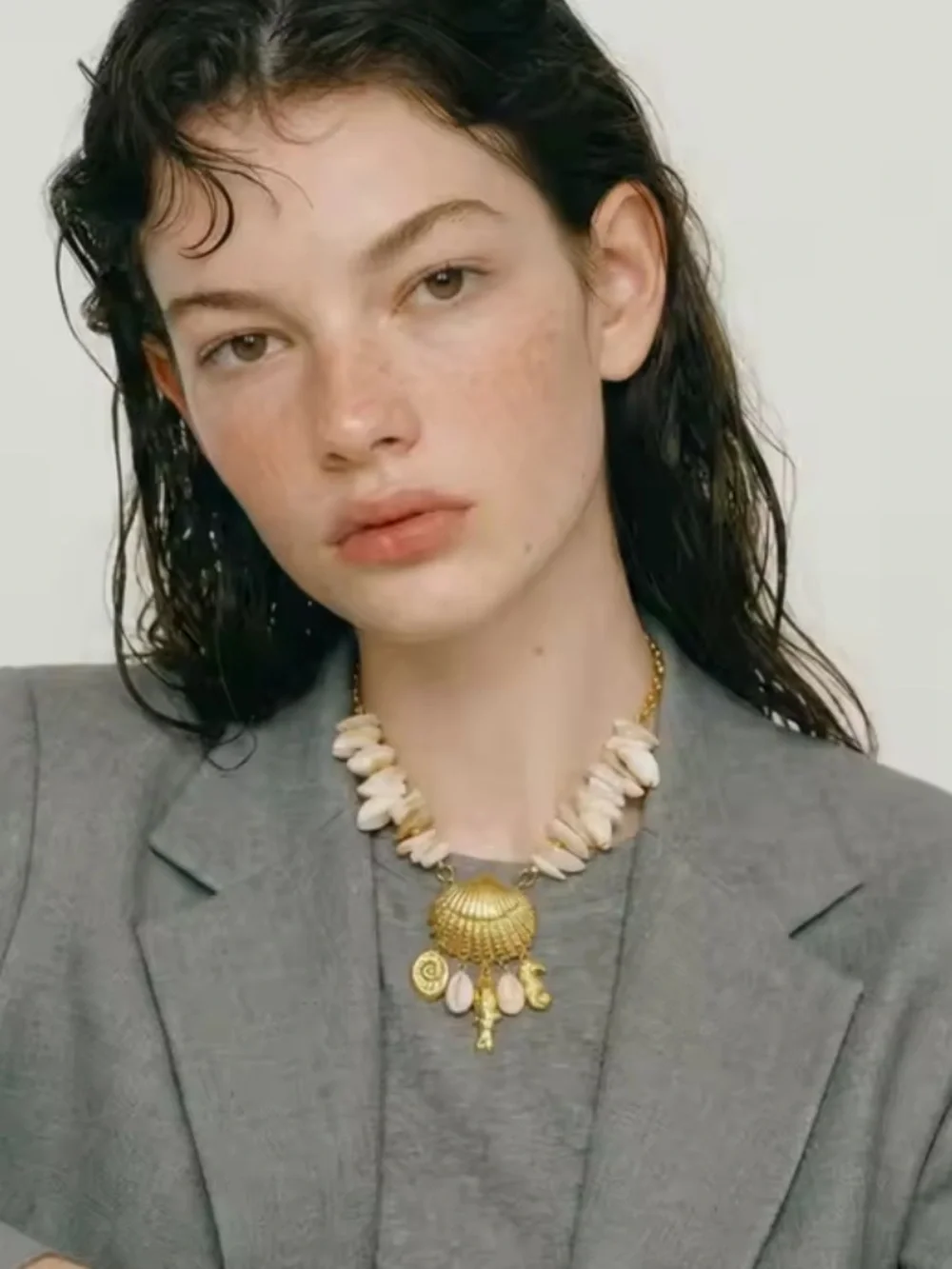 Couture Gold Shell White Mother-of-Pearl Necklace